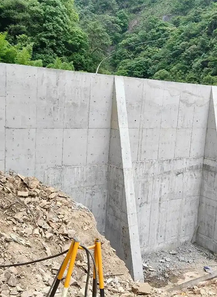 保定定州重力式挡土墙